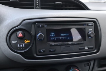 Toyota Yaris III Hatchback 5d Facelifting 1.0 VVT-i 69KM 2017 Toyota Yaris 1.0 VVT-i, Salon Polska, zdjęcie 14