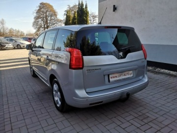 Peugeot 5008 I Minivan 2.0 HDi FAP 150KM 2011 Peugeot 5008 2,0 HDI 150KM Klimatronik ALU 16 7, zdjęcie 7