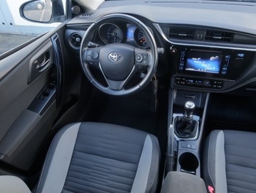 Toyota Auris II Touring Sports Facelifting 1.6 Valvematic 132KM 2015 Toyota Auris 1.6 Valvematic, Salon Polska, zdjęcie 6