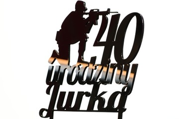 TOPPER TOPER na urodziny Żołnierz Plexi czarny lustro wiek cyfra