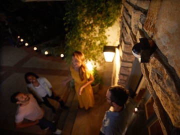 Умная розетка PHILIPS HUE