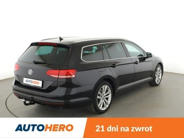 Volkswagen Passat B8 Variant 2.0 TDI BlueMotion SCR 150KM 2019 Volkswagen Passat DSG R-Line interior pack klima, zdjęcie 6