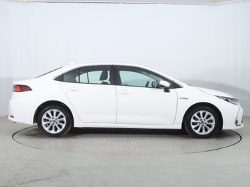 Toyota Corolla XII Sedan 1.8 Hybrid 122KM 2021 Toyota Corolla 1.8 Hybrid, Salon Polska, zdjęcie 5
