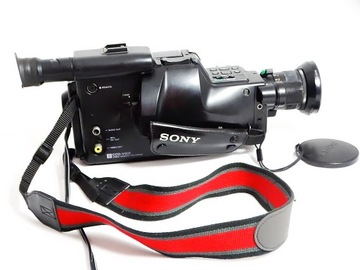 Аналоговая камера SONY CCD-V90E HANDYCAM PRO + аксессуары