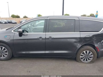 Chrysler Pacifica II 2023 Chrysler Pacifica Hybrid Touring L 2023 3.6 Hybryda 287KM, zdjęcie 2