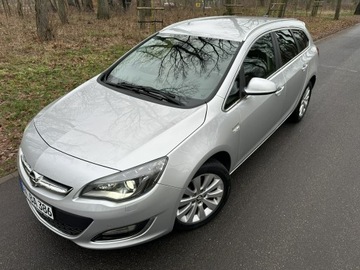 Opel Astra J Sports Tourer Facelifting 2.0 CDTI ECOTEC 165KM 2013 Opel Astra Sport Tourer 2.0 CDTI 165 KM 2013r. Xen, zdjęcie 1