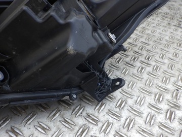 ФАРА ПЕРЕДНЯЯ ПРАВАЯ TOYOTA YARIS IV