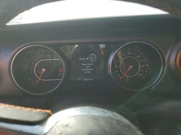 Jeep Gladiator 2021 Jeep Gladiator Mojave 2021 3.6l 3.6 Benzyna 285KM, zdjęcie 9