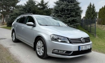 Volkswagen Passat B7 Variant 1.6 TDI CR DPF BlueMotion 105KM 2012 Volkswagen Passat Volkswagen Passat 1.6 TDI DPF BlueMot Highline 1.6 Diesel, zdjęcie 3