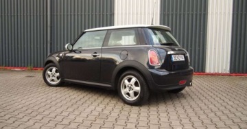 Mini Mini R56 Hatchback 1.6 i 16V 120KM 2007 MINI Cooper MINI Cooper 50 Camden 1.6 Benzyna 120KM, zdjęcie 1