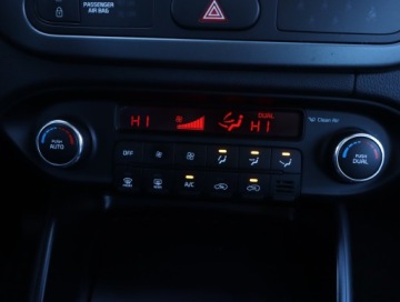 Kia Carens IV Minivan 1.6 GDI 135KM 2015 Kia Carens 1.6 GDI, Salon Polska, Serwis ASO, zdjęcie 15