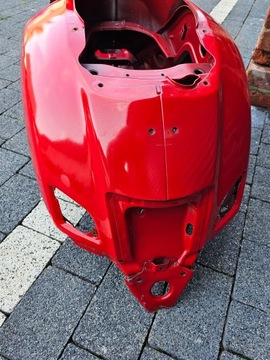 Piaggio Vespa GTS 125 rama buda karoseria