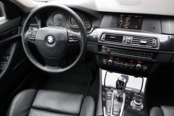 BMW Seria 5 F10-F11 Touring 528i 245KM 2012 BMW 5 528i xDrive, 4X4, Automat, Skóra, Navi, zdjęcie 5