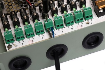 БЛОК ПИТАНИЯ CCTV 12В 15А МАКС. 9 КАМЕР НАБЛЮДЕНИЯ