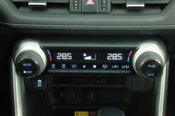 Toyota RAV4 V SUV 2.5 Hybrid Dynamic Force 218KM 2022 Toyota RAV 4 2.5 Hybrid, Salon Polska, zdjęcie 9