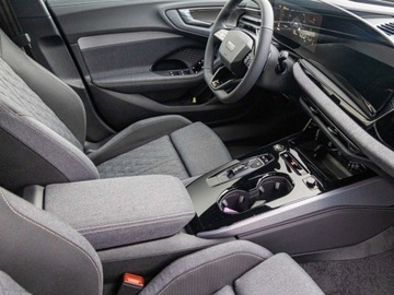 Audi A5 B10 Limousine 2.0 TFSI 204KM 2025 AUDI A5 TFSI quattro S line Sedan 2.0 (204KM) 2025, zdjęcie 12