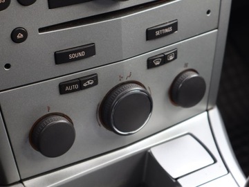 Opel Astra H Sedan 1.6 ECOTEC 115KM 2010 Opel Astra 1.6 16V LPG, Salon Polska, GAZ, Klima, zdjęcie 15