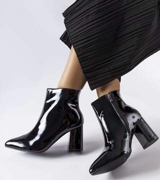Черные женские лаковые ботильоны, размер 36.