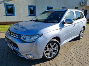 Mitsubishi Outlander III 2013 Mitsubishi Outlander Outlander III 2.0 PHEV Plug-In Hybrid Instyle 4WD 4x4