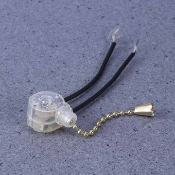 Потолочный вентилятор, выключатель света, цепочка на молнии.