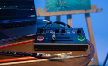 Roland V-02HD MK II — видеомикшер для потокового вещания