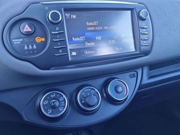 Toyota Yaris III Hatchback 5d Facelifting 2017 1.5 Dual VVT-iE 111KM 2019 Toyota Yaris Toyota Yaris 1,5-Dual-VVT-iE, serwisowany w ASO, 1.5 Benzyna, zdjęcie 17