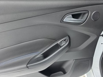 Ford Focus III RS 2.3 EcoBoost 350KM 2017 FORD FOCUS III RS 2.3l EcoBoost RS 350KM * 4X4 / AWD * Przebieg: 118,727km, zdjęcie 21