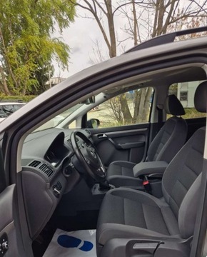 Volkswagen Touran II 1.6 TDI 105KM 2012 Volkswagen Touran 1.6 TDI 7 FOTELI Zero Rdzy Bardzo zadbany 1.6 Diesel, zdjęcie 8