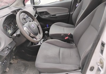 Toyota Yaris IV 2020 Toyota Yaris 2020r, SALONOWA. 1.0 LPG. Uszkodzony lewy przod. Jezdzi., zdjęcie 6