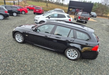 BMW Seria 3 E90-91-92-93 Touring E91 2.0 318d 143KM 2010 BMW Seria 3 2,0 143 KM M-Pakiet Nowy Rozrzad Kamera PDC Xenon Navi, zdjęcie 32