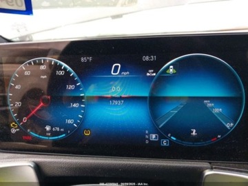 Mercedes GLB 2023 Mercedes-Benz GLB 250, 2023r., 2.0L 2.0 Benzyna 221KM, zdjęcie 10