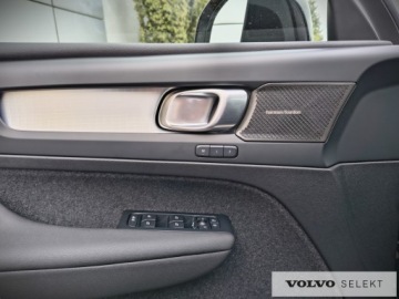 Volvo XC40 Crossover Facelifting 2.0 B4 197KM 2025 Volvo XC 40 XC40 Ultra Black Edition B4, Pixel LED, zdjęcie 9