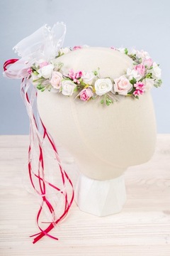 Венок для причастия из розовых и фиолетовых цветов