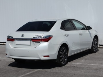 Toyota Corolla XI Sedan 1.6 Valvematic 132KM 2016 Toyota Corolla 1.6 Valvematic, Salon Polska, zdjęcie 4