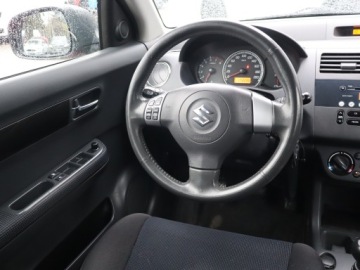 Suzuki Swift IV Hatchback 5d 1.3 92KM 2006 Suzuki Swift 1.3, Klima, Podgrzewane siedzienia, zdjęcie 6