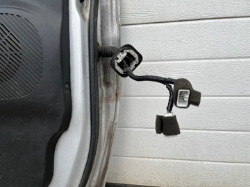 DVEŘE PŘEDNÍ LEVÉ 5S HYUNDAI H1 I