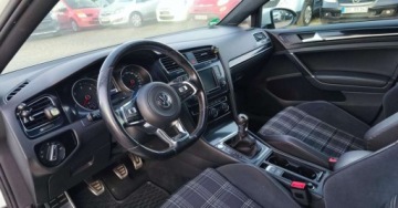 Volkswagen Golf VII GTD 5d 2.0 TDI-CR BlueMotion Technology 184KM 2016 Volkswagen Golf Volkswagen Golf GTD (BlueMotion Technology) 2.0 Diesel, zdjęcie 15