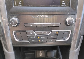 Ford Mondeo V Sedan 2.0 TDCi 150KM 2019 Ford Mondeo 2019r, 2.0 TDCI. Uszkodzony przod. Jezdzi., zdjęcie 13