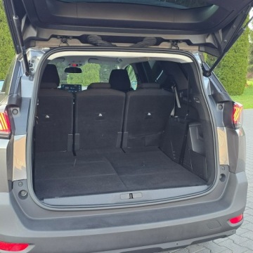 Peugeot 5008 II Crossover Facelifting 1.2 PureTech 130KM 2021 Peugeot 5008 II 1.2 Benzyna 130KM 7 foteli, Serwis, zdjęcie 17