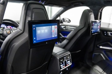 Porsche Cayenne III 2022 Porsche Cayenne Coupé Turbo S E-Hybrid 680 KM., zdjęcie 39