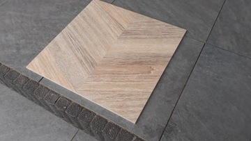 HASS BROWN ПАРКЕТ 60X60 GAT 3 TUBĄDZIN