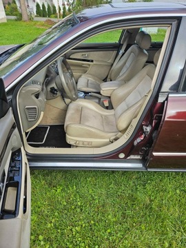 Audi A8 D2 Sedan 4.2 40V quattro 310KM 2000 Bordowe AUDI 4.2 quattro alcantara jasne wnętrze, zdjęcie 9