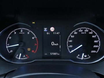 Toyota Yaris III Hatchback 5d Facelifting 2017 1.5 Dual VVT-iE 111KM 2020 Toyota Yaris 1.5 Dual VVT-i, Salon Polska, zdjęcie 10