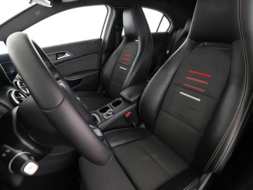 Mercedes Klasa A W176 Hatchback 5d Facelifting 180 122KM 2016 Mercedes A 180 full LED navi grzane fotele, zdjęcie 12