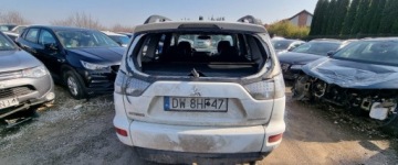Mitsubishi Outlander II 2011 Mitsubishi Outlander 2011r, 2.4 LPG. AUTOMAT. Przetarty lewy bok. Jezdzi., zdjęcie 16