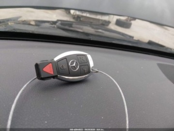 Mercedes Klasa C W205 2018 Mercedes-Benz Klasa C 2018 MERCEDES-BENZ C 300 4MATIC 2.0 Benzyna 241KM, zdjęcie 10