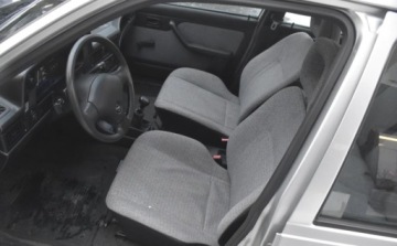 Opel Kadett E Sedan 1.4 i 60KM 1991 Opel Kadett Opel Kadett 1.4 GL 1.4 Benzyna 60KM, zdjęcie 8