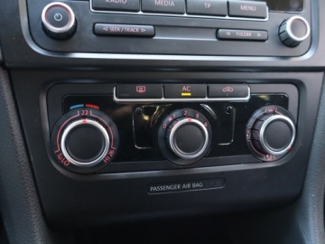 Volkswagen Golf VI Hatchback 5d 1.4 80KM 2009 VW Golf 1.4 16V, Klima,ALU, zdjęcie 11