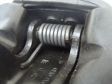 WÓZEK ROLKA ROLKI ŚRODKOWA DRZWI LEWYCH LEWA PEUGEOT 1007 USZKODZONY