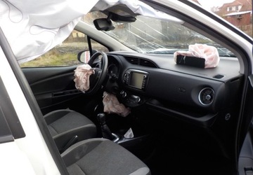 Toyota Yaris III Hatchback 5d Facelifting 2017 1.5 Dual VVT-iE 111KM 2019 Toyota Yaris Y20 Okazja 1.5 Benzyna 111KM, zdjęcie 13